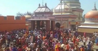 On the first Monday of Sawan, a stampede broke out in the Mahendranath temple of Siwan, Bihar.