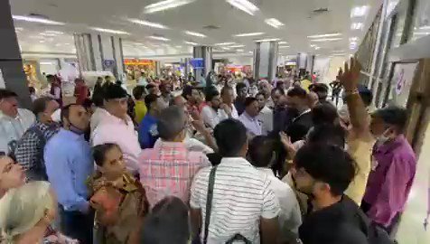SpiceJet Airlines flight from Varanasi airport to Ahmedabad airport was delayed by 8 hours, causing outrage among passengers