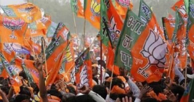 To win the MCD elections, BJP leaders are vitiating the election atmosphere in Delhi by giving speeches at all costs using money, force and guns
