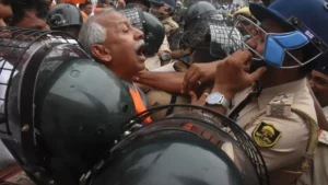 General Secretary of Jehanabad district Vijay Kumar Singh died in lathicharge in Patna, police hit him on the head with sticks, many MPs and MLAs injured