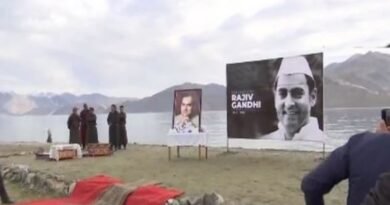 Today is the birth anniversary of former Prime Minister Rajiv Gandhi; Congress leader Rahul Gandhi pays tribute to his father on the banks of Pangong Lake in Ladakh